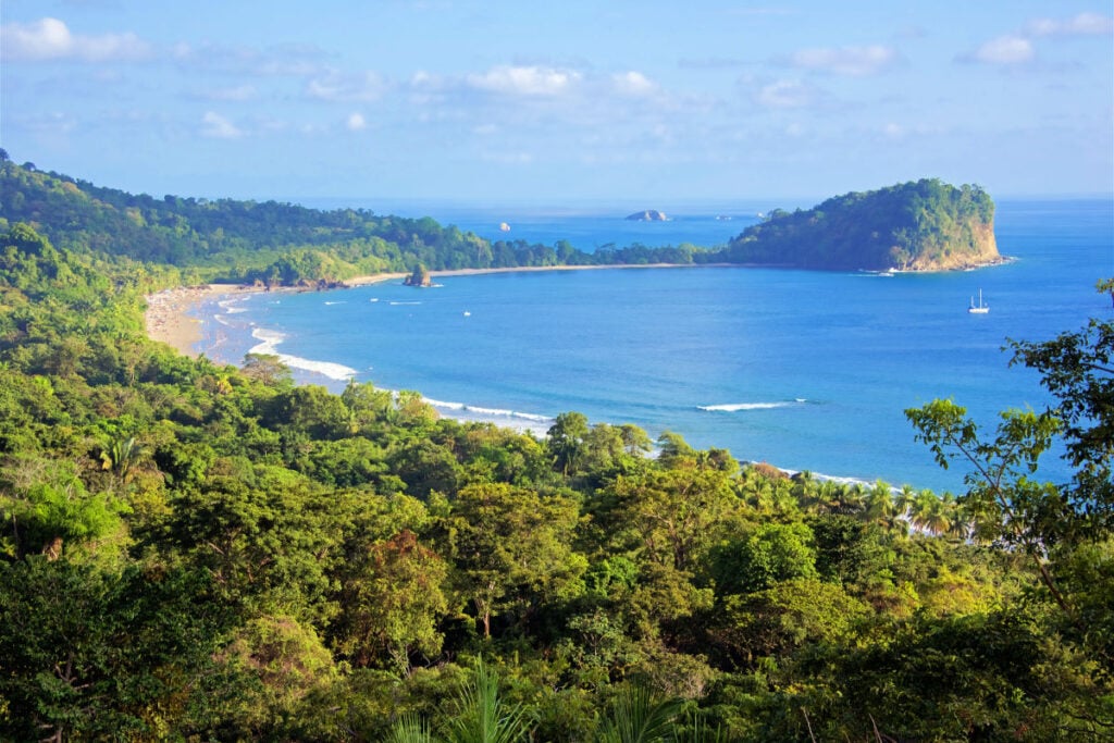 5 Reasons This Beautiful Central American Destination Is Breaking All Tourism Records 