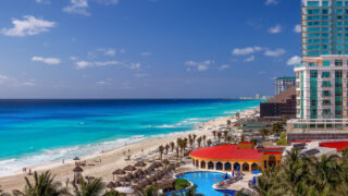 resorts on beach in cancun